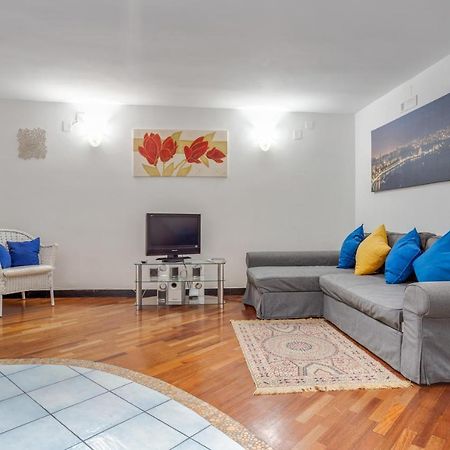 Guesthost - Casa Querida Central & Elegant Flat Неаполь Экстерьер фото