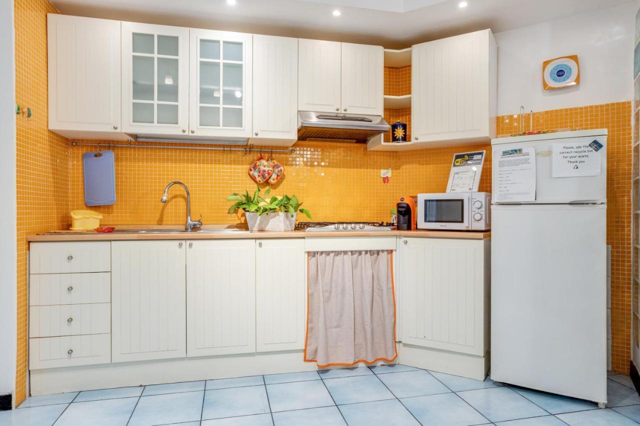 Guesthost - Casa Querida Central & Elegant Flat Неаполь Экстерьер фото